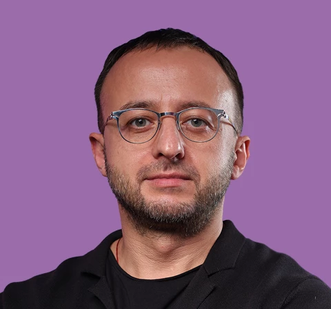 3220-alexander-blokhin-17561174893007.png